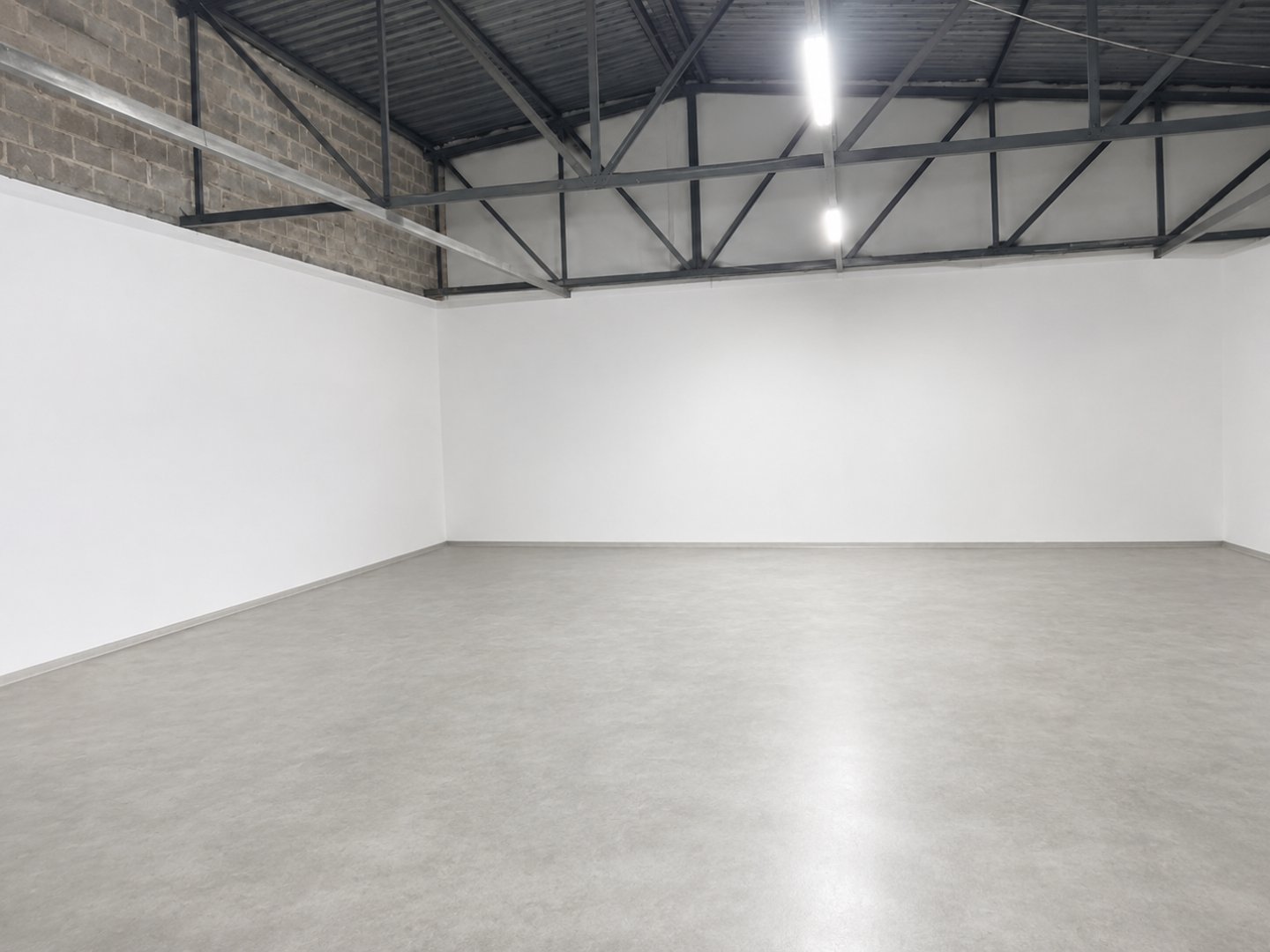 133 m² Retail Shop to Let in Wesbank, Cape Town photo 4