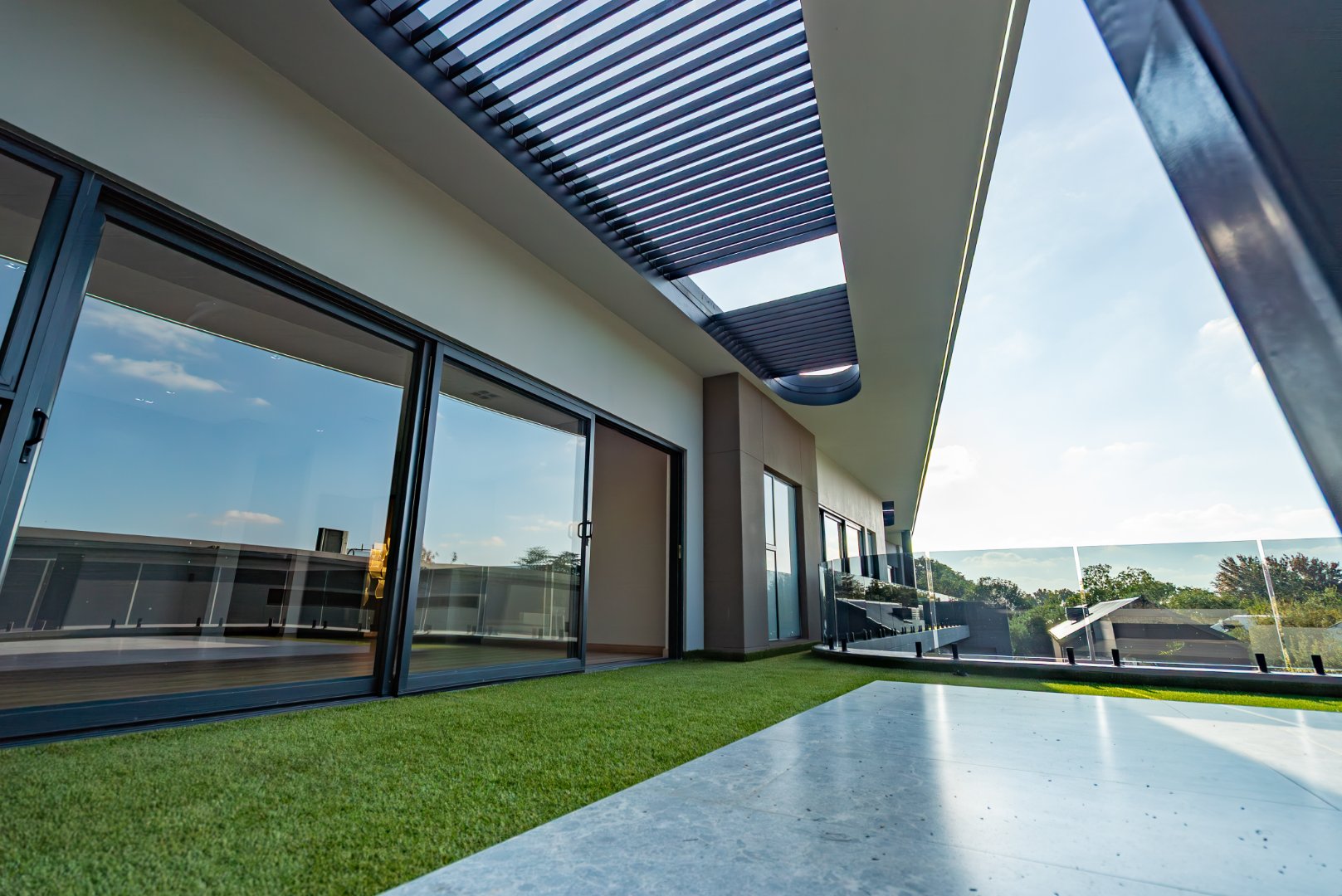 Ultra Exclusive Hyde Park Cluster Living Move In Ready Luxury Residence