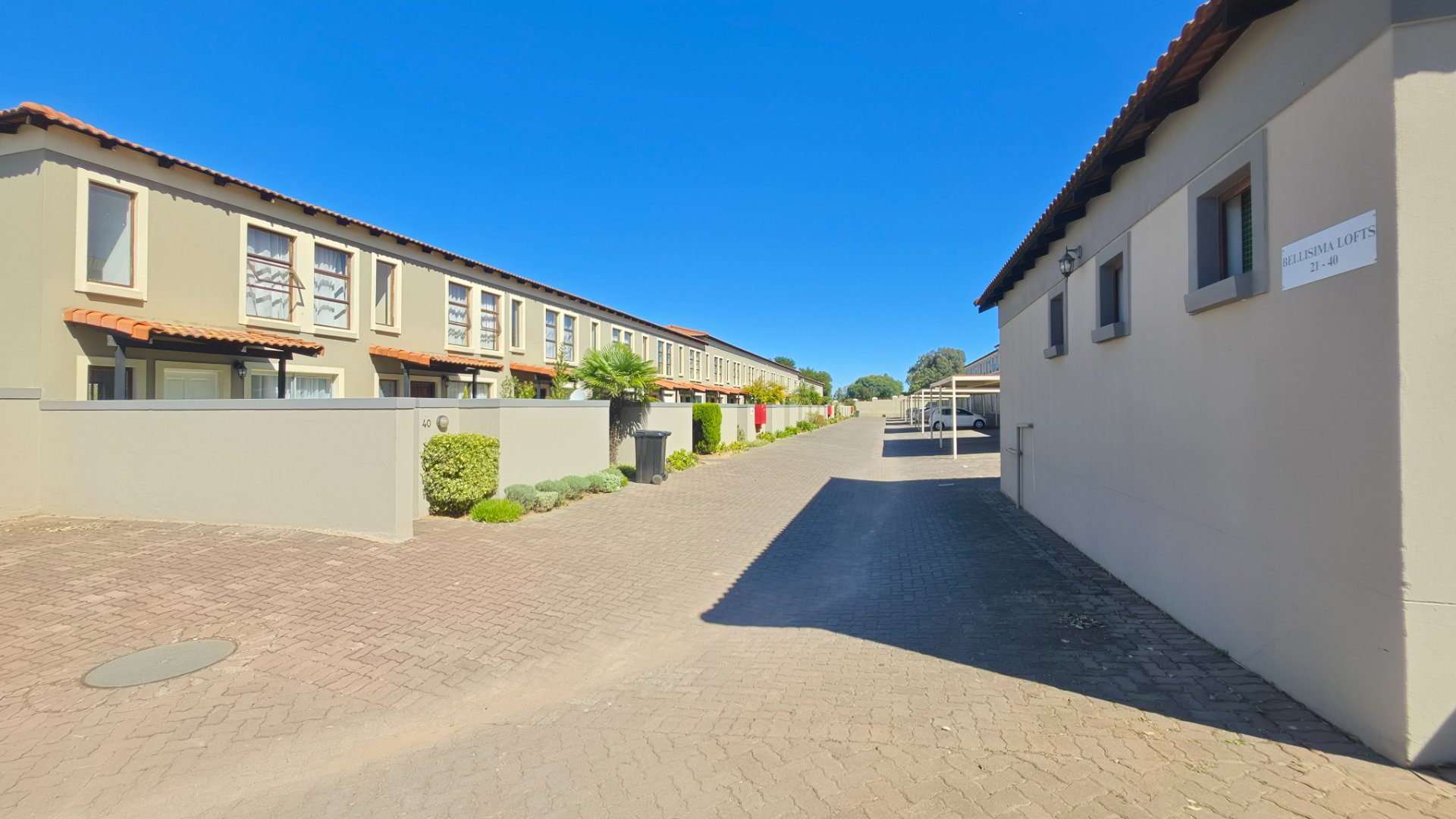Central Heidelberg apartment with secure living 
