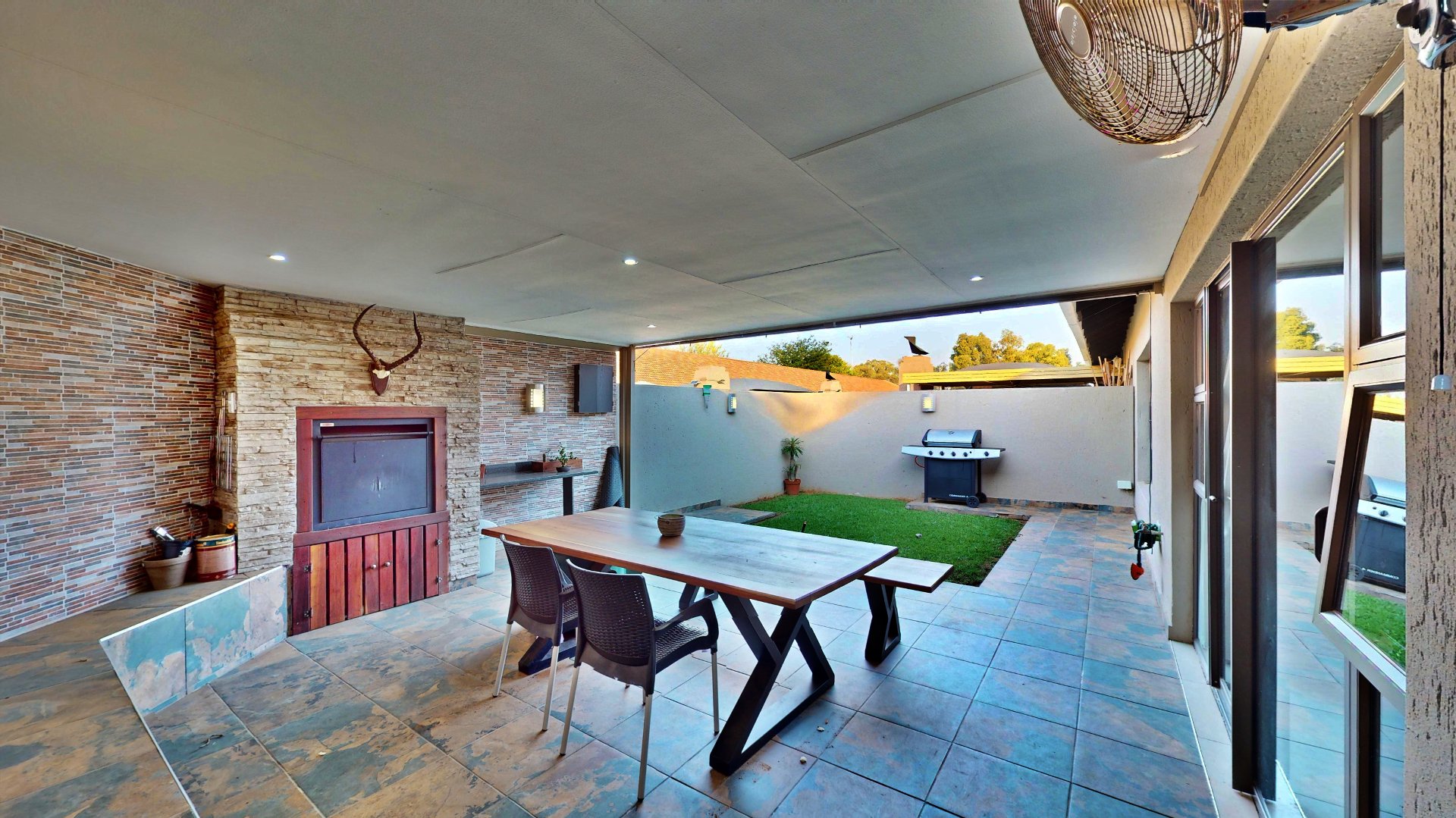 Townhouse For Sale in Three Rivers 