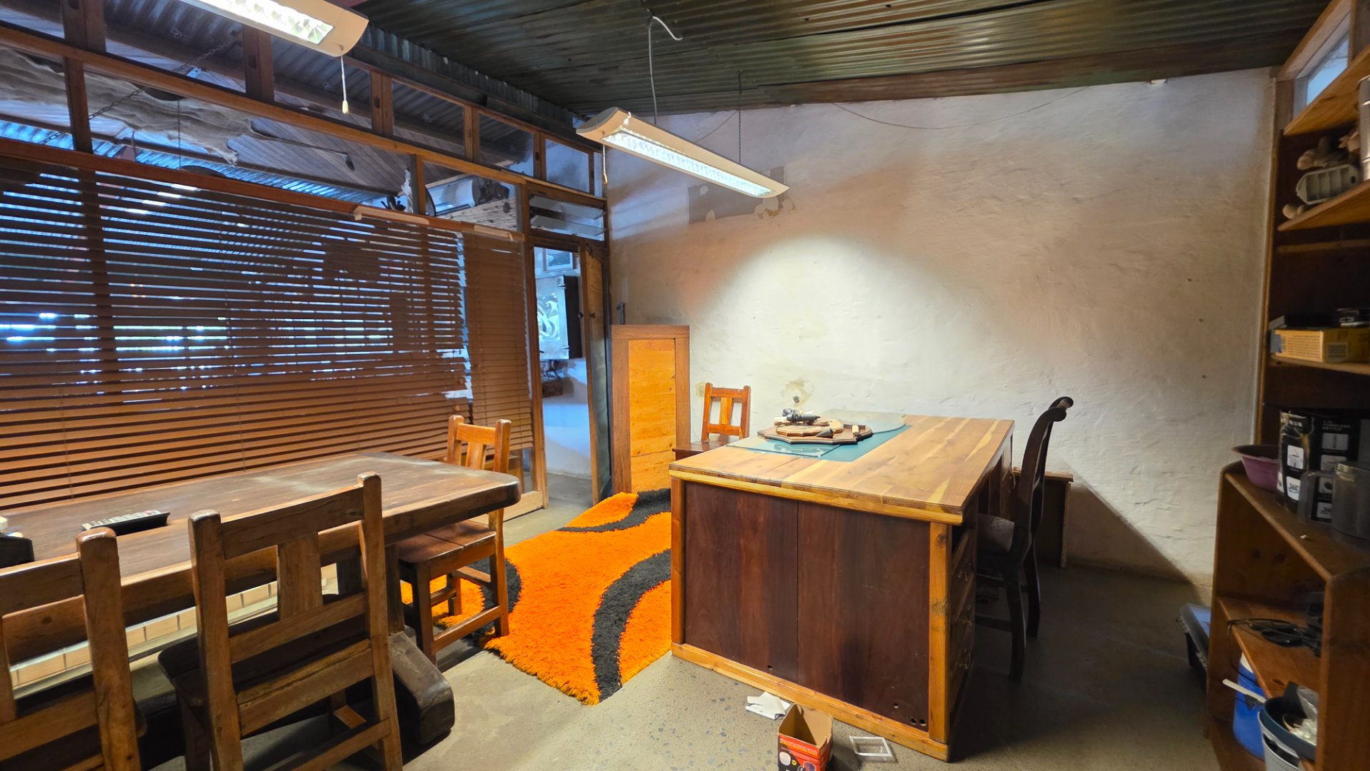 OFFICE CONNECTED TO BOARDROOM