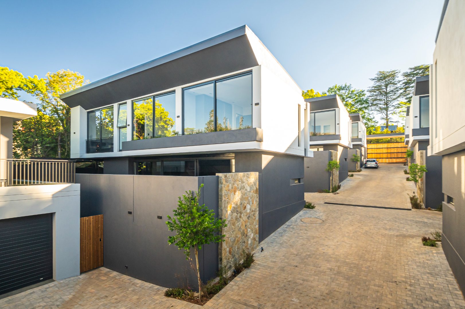 Executive Townhouses with Staff Accommodation