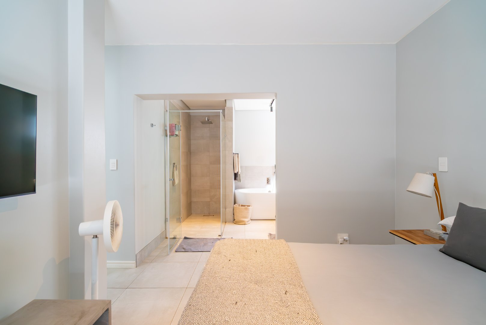 2-Bedroom Duplex with Private Roof Terrace