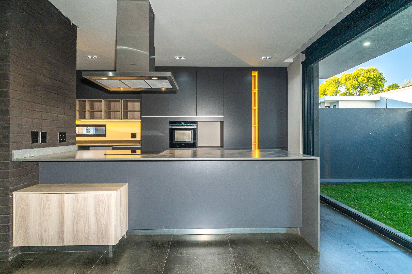 Executive Townhouse with Staff Accommodation