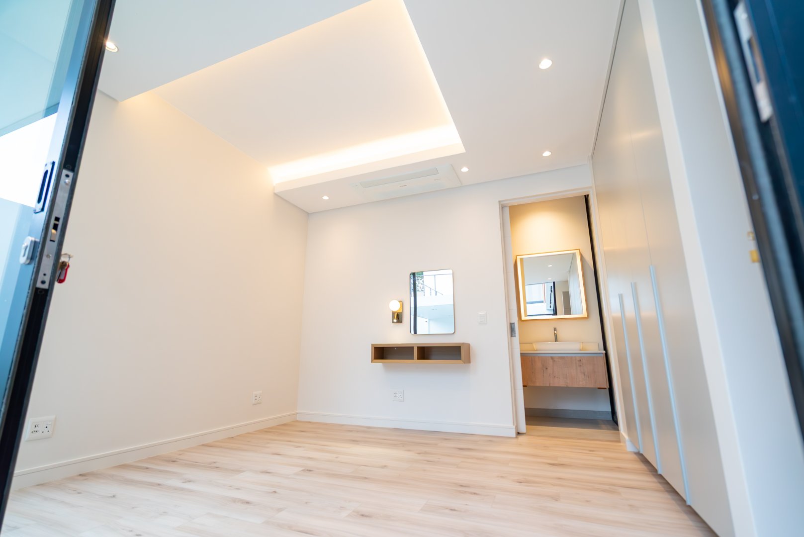 Brand-New 460m² Four-Bedroom Home in The Wahlberg, Atholl, Ready for Immediate Transfer