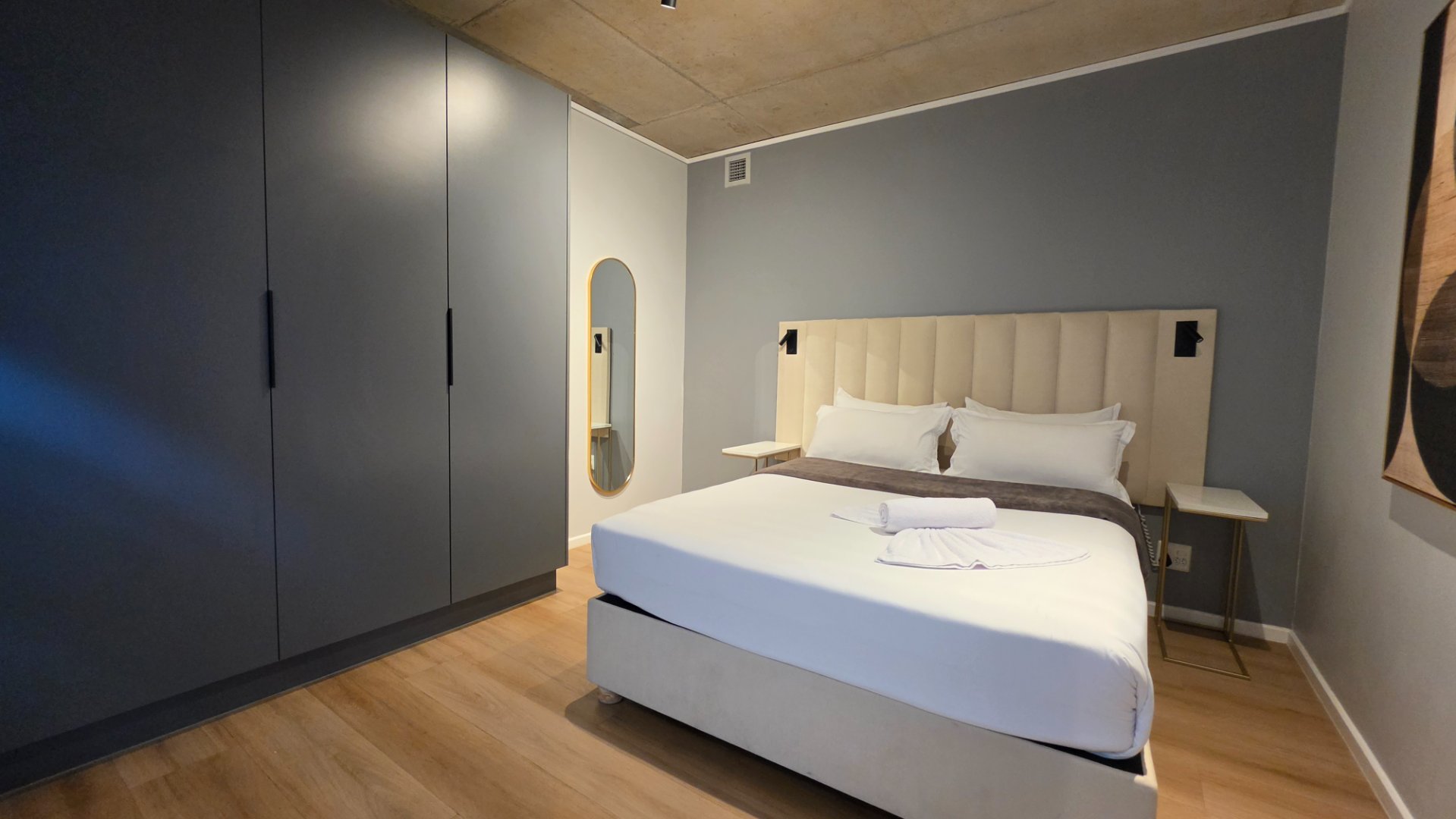 Modern 1-Bedroom Apartment with Balcony