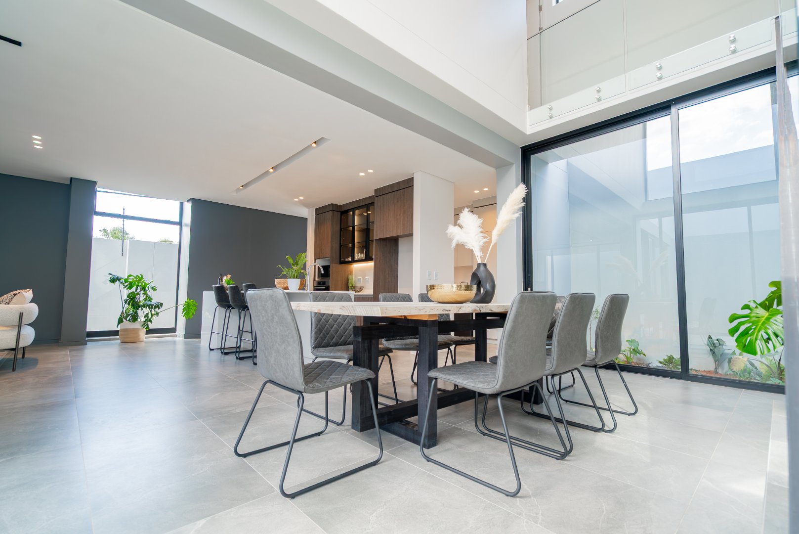 Off-Plan Freehold Luxury in a 24-Hour Boomed Atholl Enclave: Four Final Stands, 12-Month Build