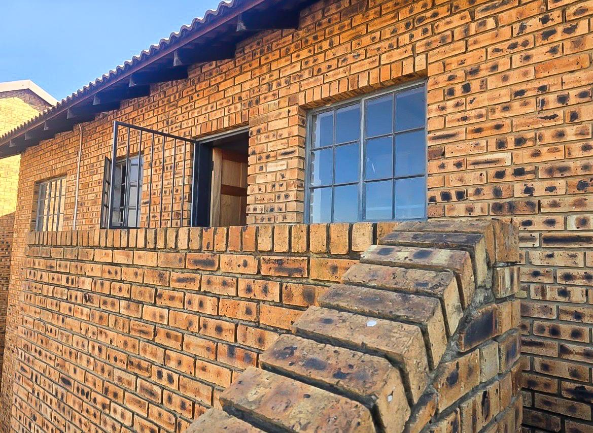 Chic 2 bed flat in Kookrus with easy living
