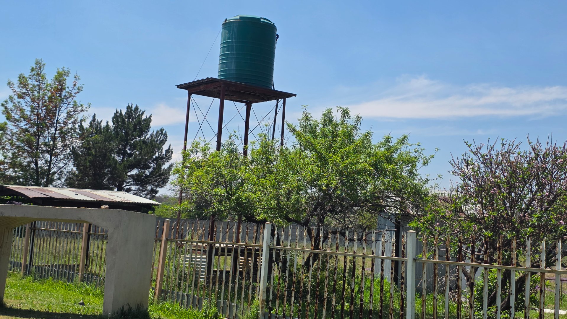 BOREHOLEWITH WARERTANK