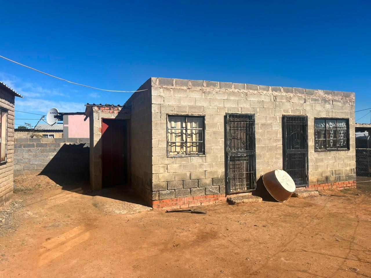 2-Bedroom Home on 350m² Erf in Bergman / Grasslands, Bloemfontein