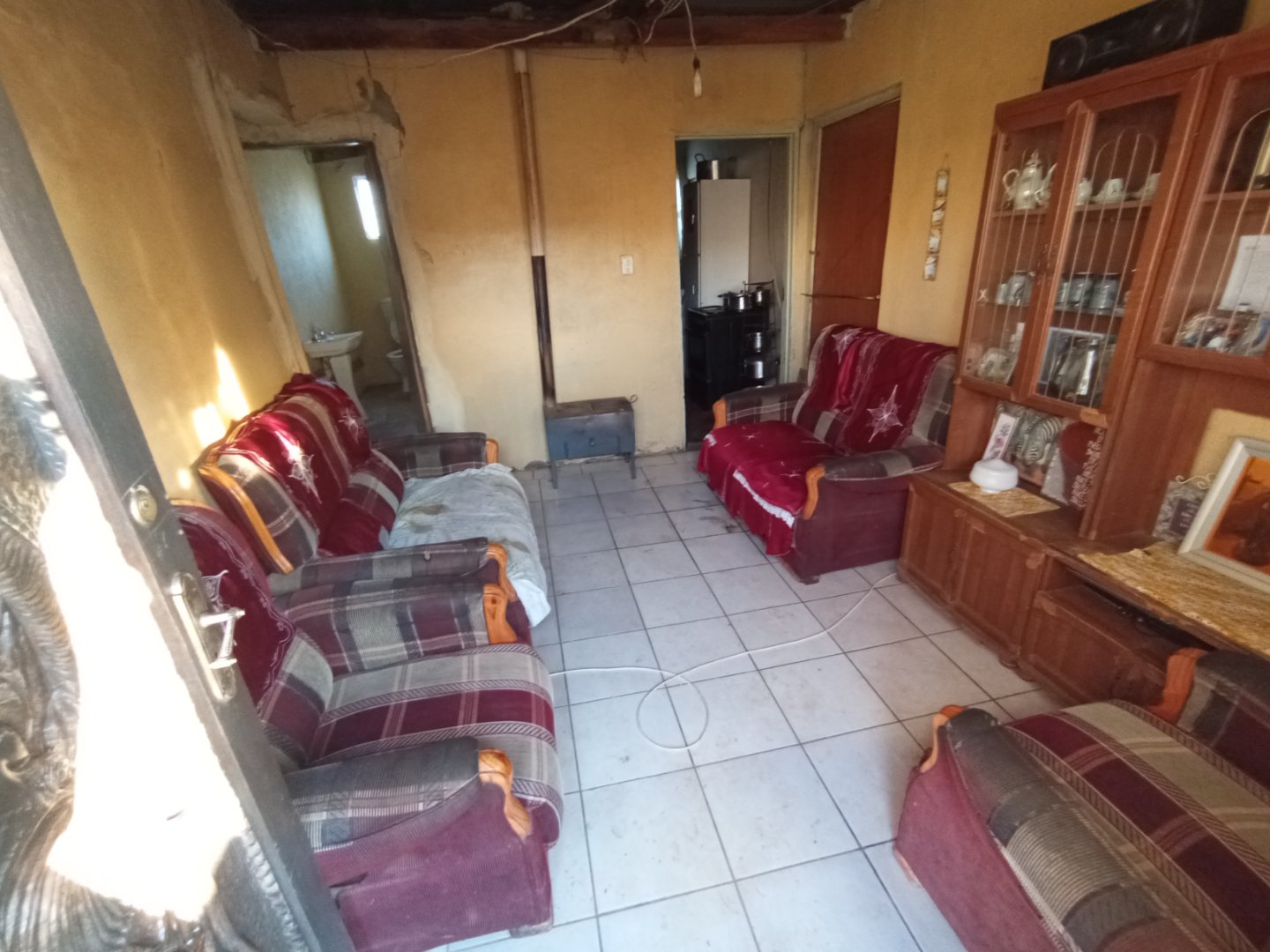  2-BEDROOM HOUSE FOR SALE IN FREEDOM – CASH BUYERS ONLY photo 3