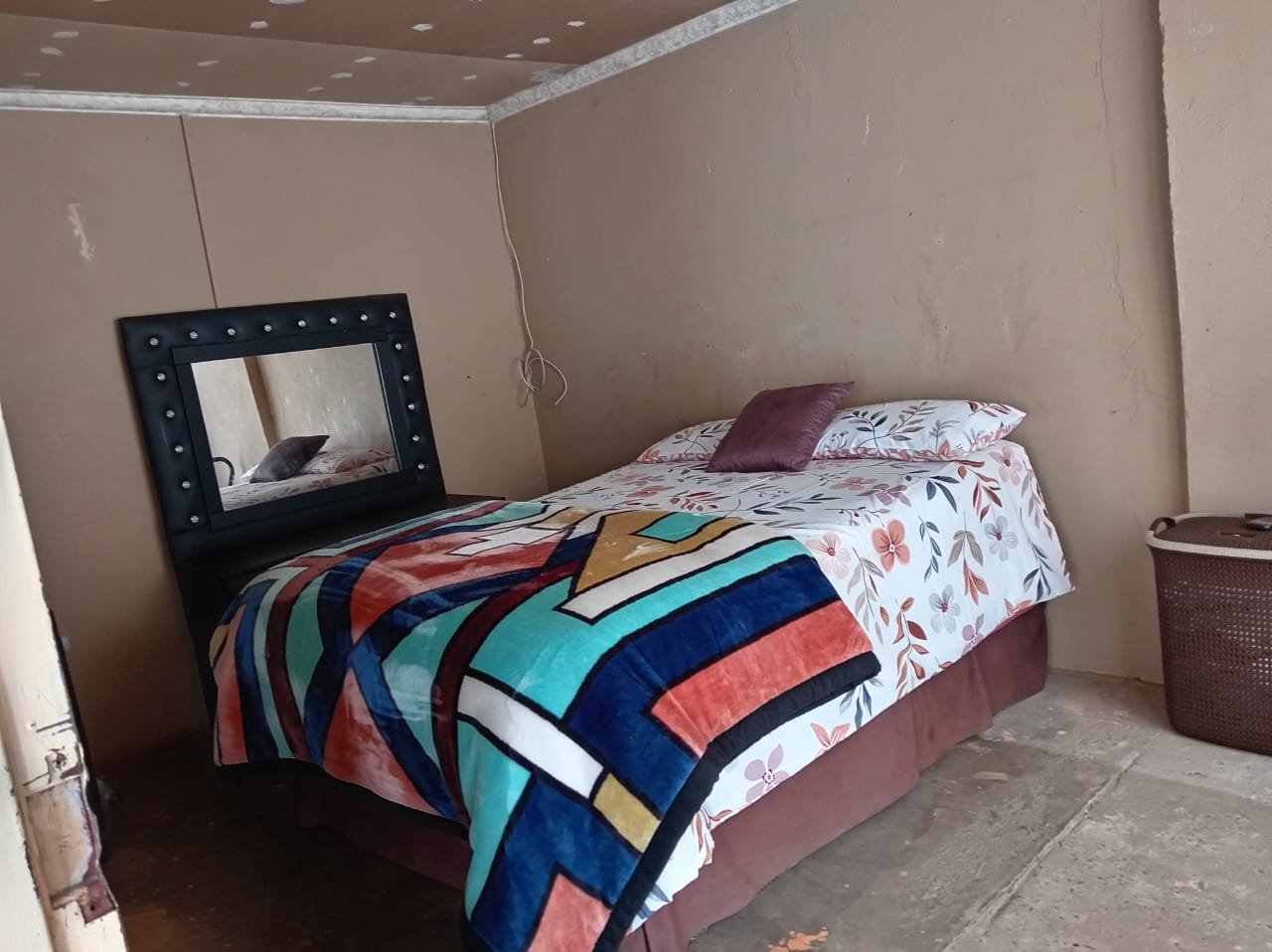 2 Bedroom House For Sale Bergman  photo 4