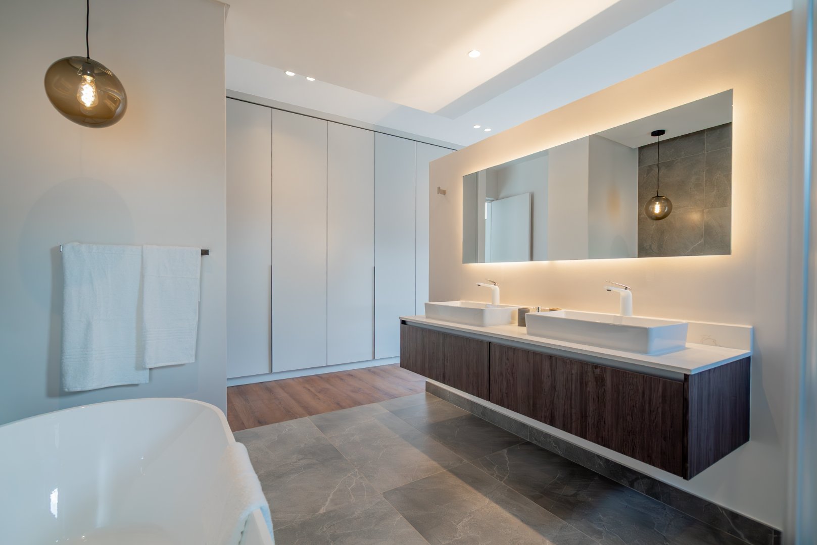 Fully Furnished Brand-new 3-Bed Luxury Rental