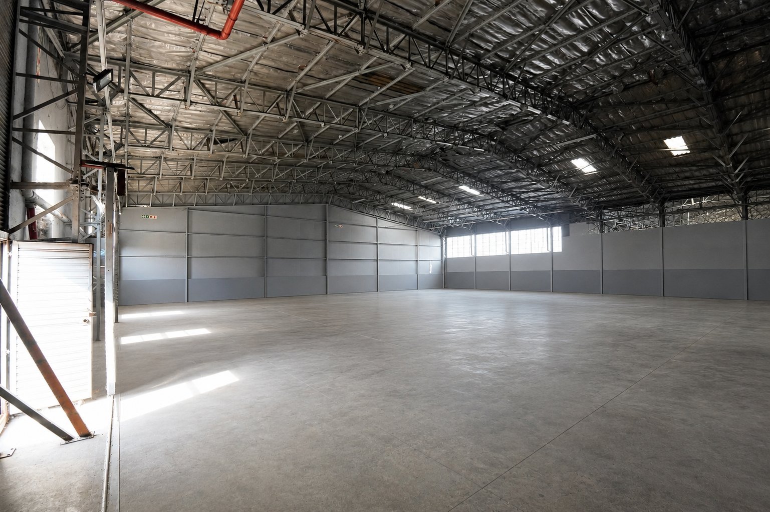 1,036 m² Secure Industrial Warehouse to Let in Selby, Johannesburg photo 14