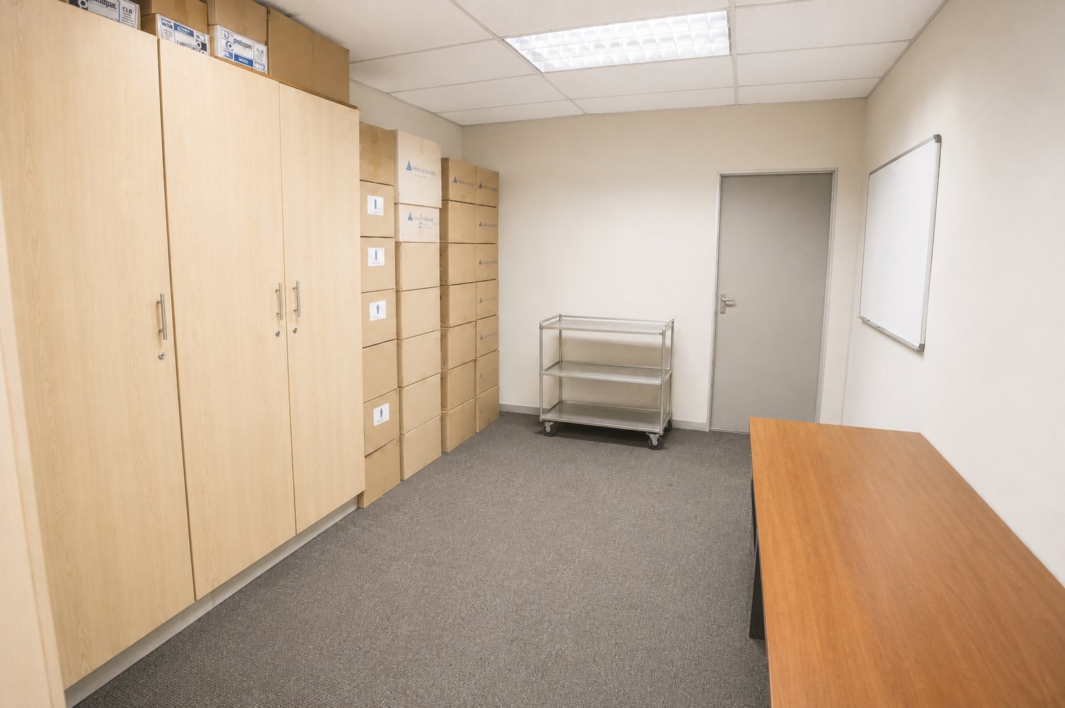 686 m² Ground Floor Office To Let at 26 Wellington Road | Parktown | Prestigious, Accessible Business Address photo 17