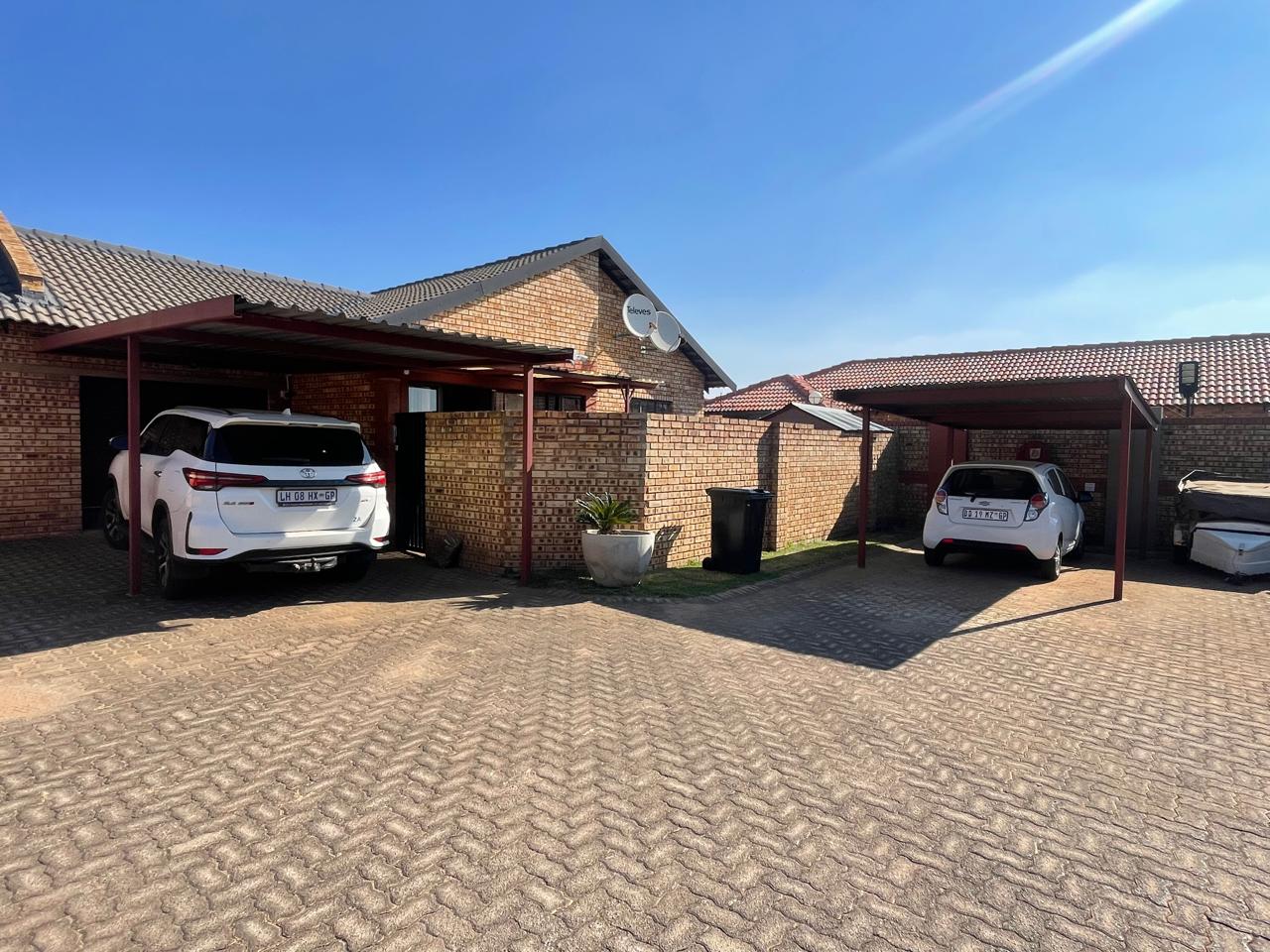 3 bedroom townhouse to rent