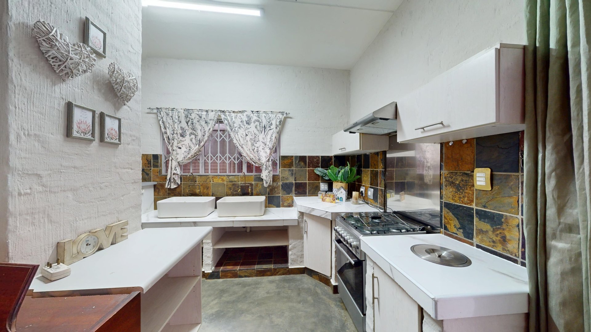 KITCHEN IN FLAT
