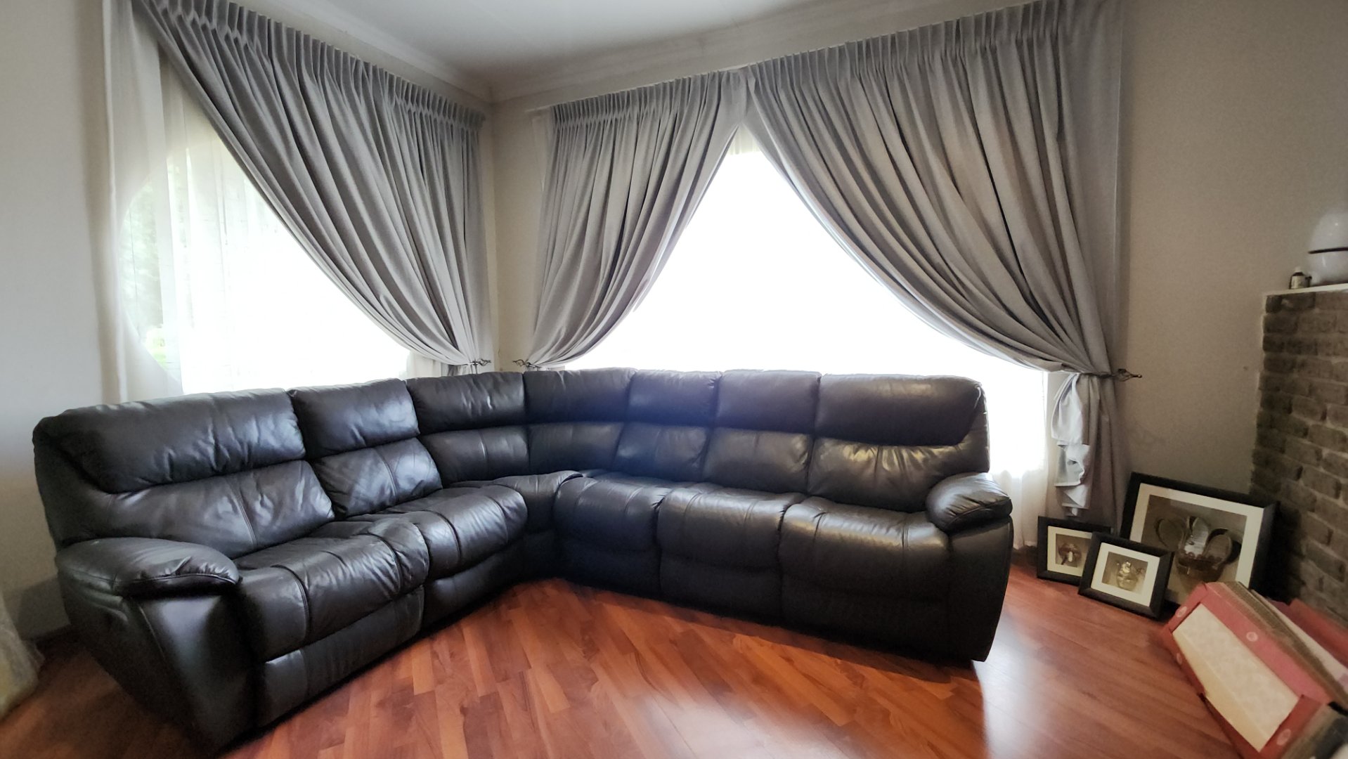 LOUNGE AT FRONT DOOR