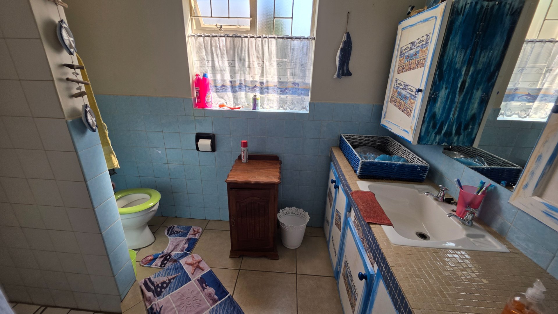 EN SUITE BATHROOM IN MAIN HOUSE