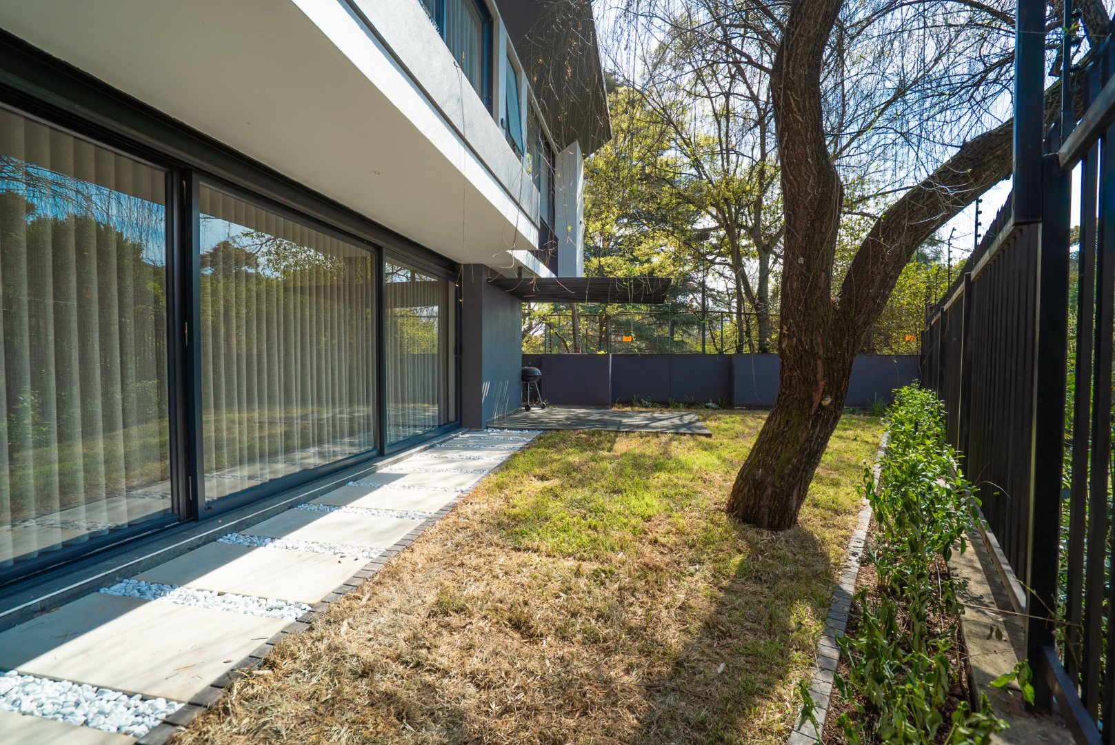 Fully Finished 4 Bed in Hyde Park | Green Belt Views, Manned Boom, Cap SmartGuard
