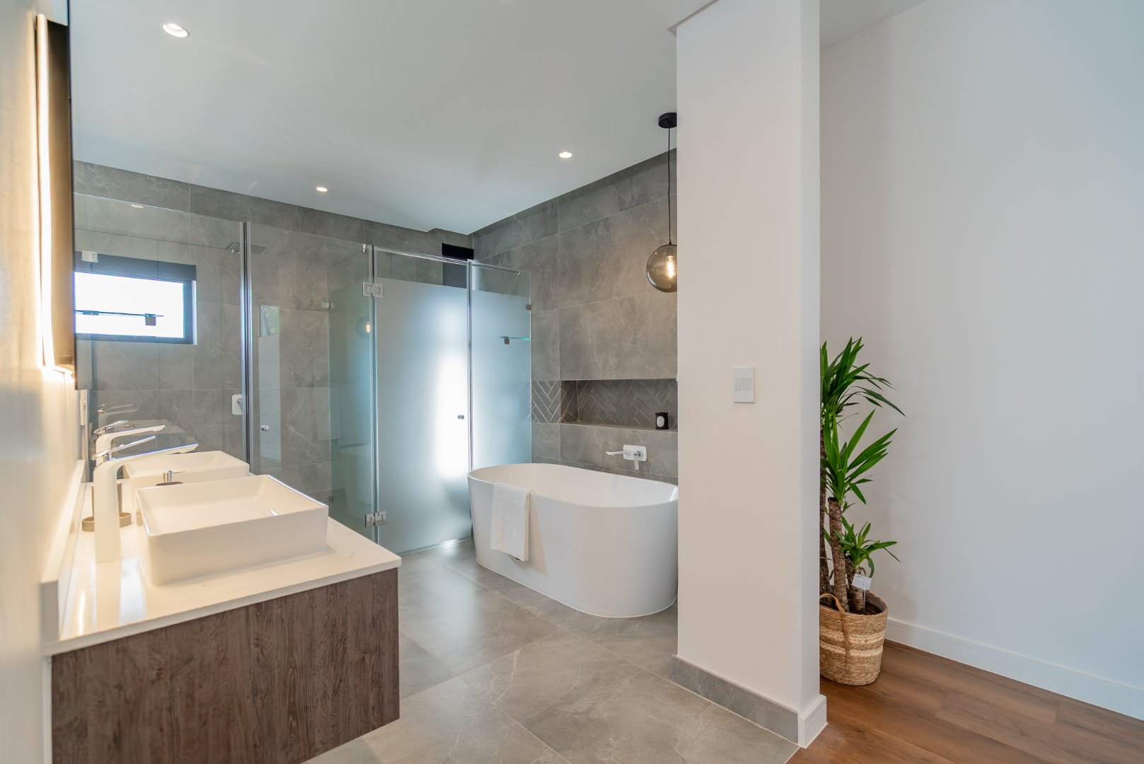 Off-Plan Freehold Luxury in a 24-Hour Boomed Atholl Enclave: Four Final Stands, 12-Month Build