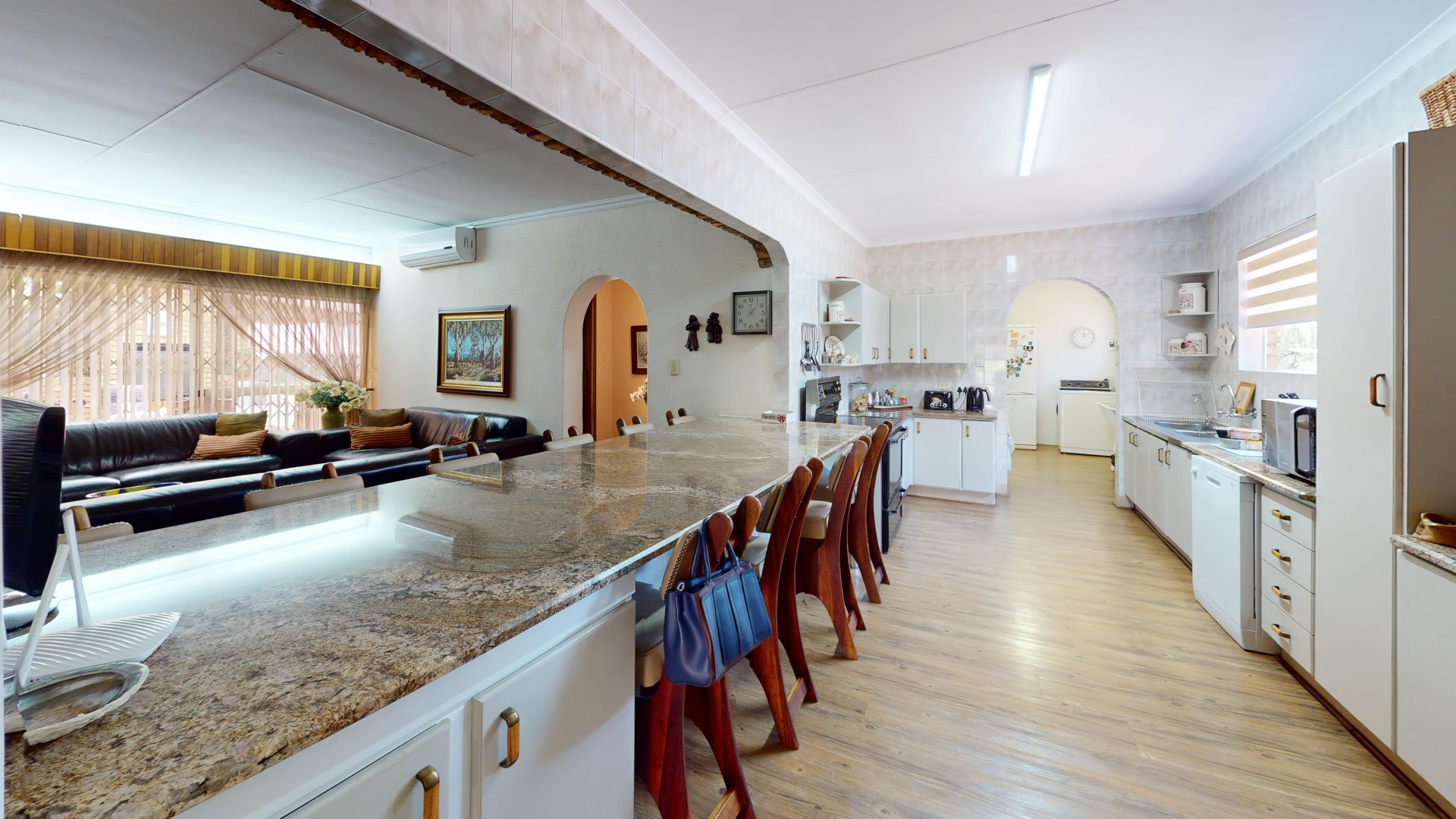 BREAKFAST NOOK OF KITCHEN