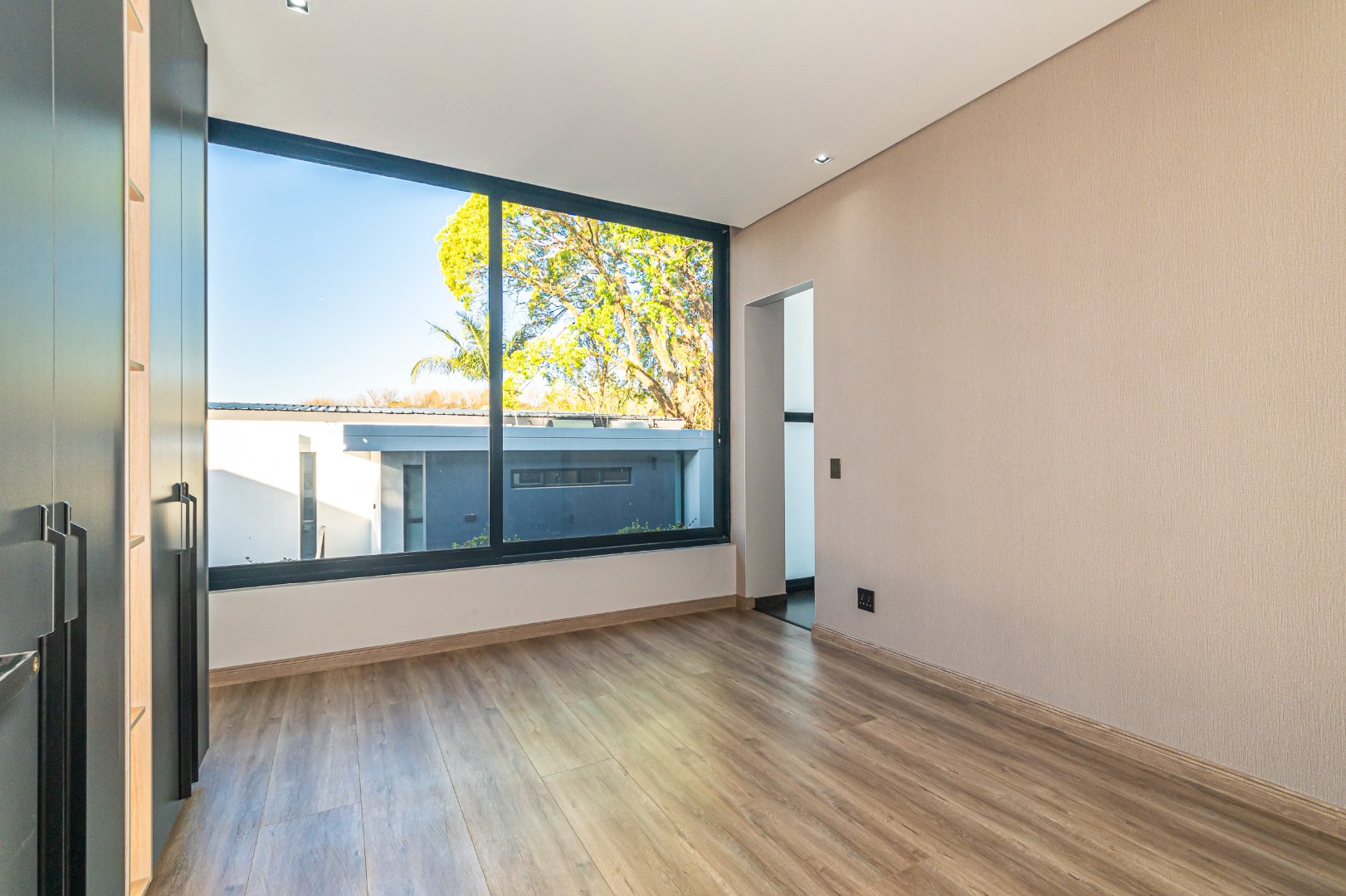 Executive Townhouse with Staff Accommodation