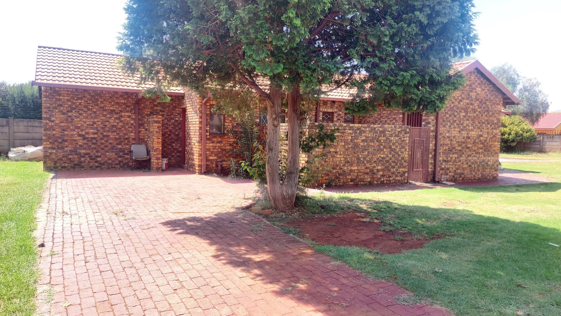 Charming family home with less maintance in Meyerton Park