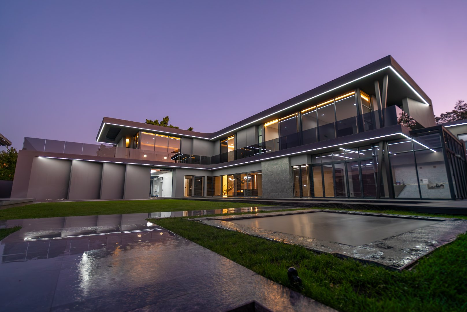 Move In for Christmas: 760 m² Villa Behind a Double Boom in Sandhurst
