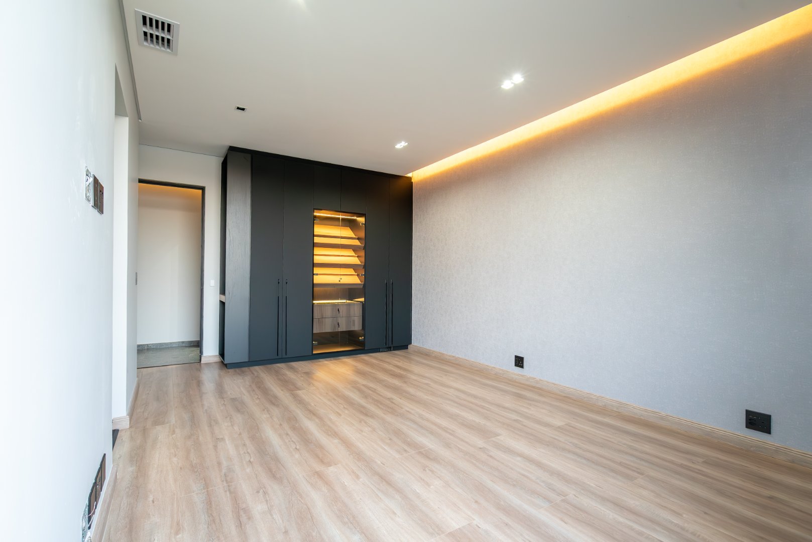 Brand new Modern Cluster Home