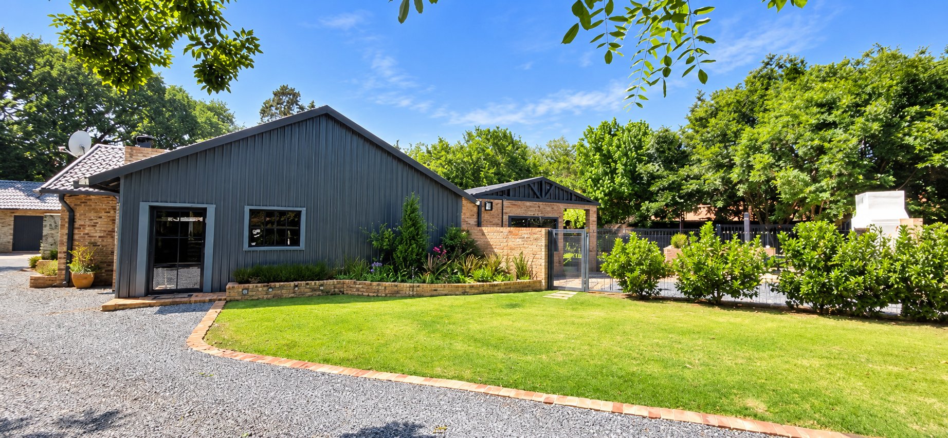 CHARACTER, STYLE & COMFORT IN THE HEART OF HENLEY!