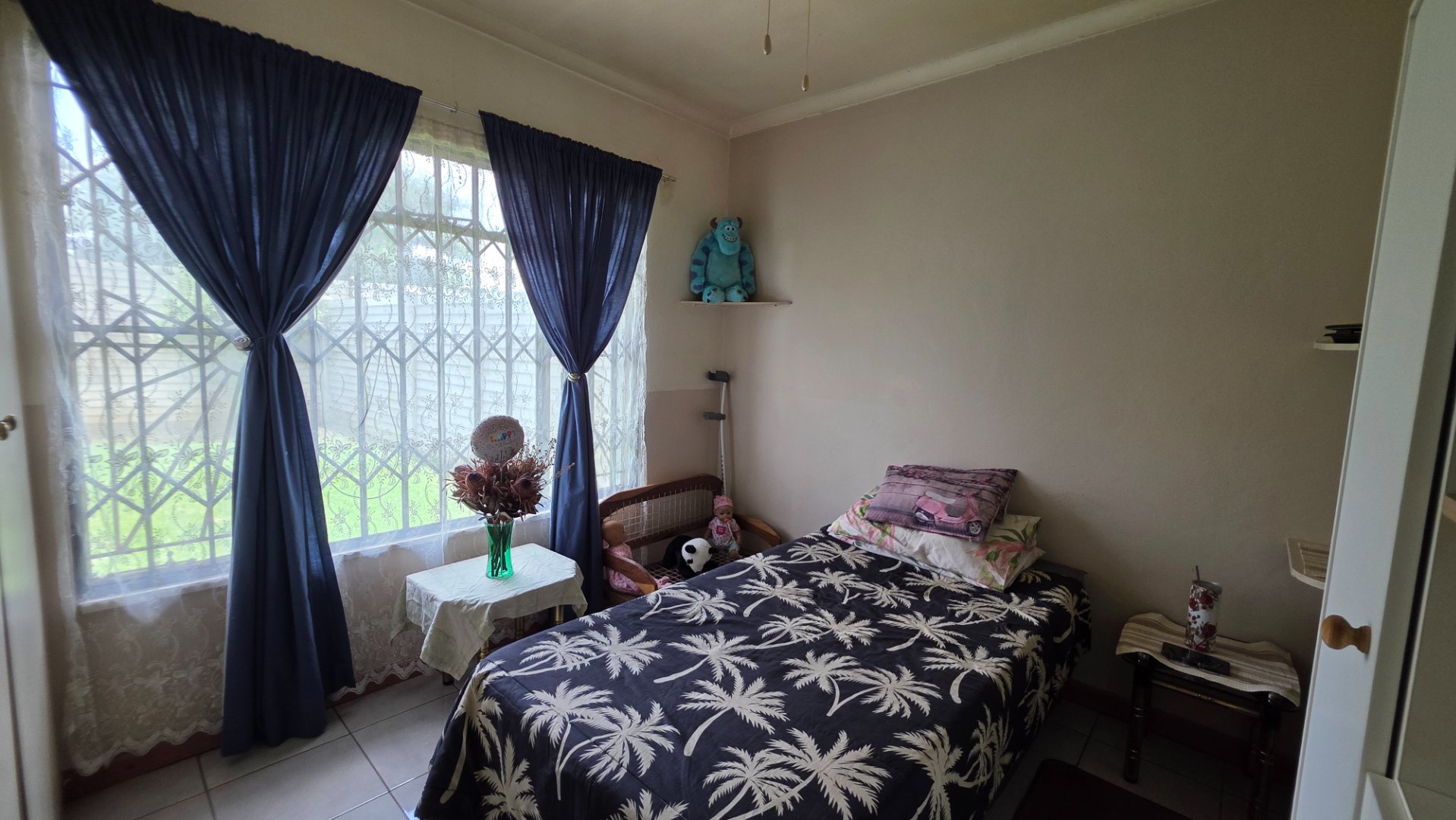 BEDROOM 2