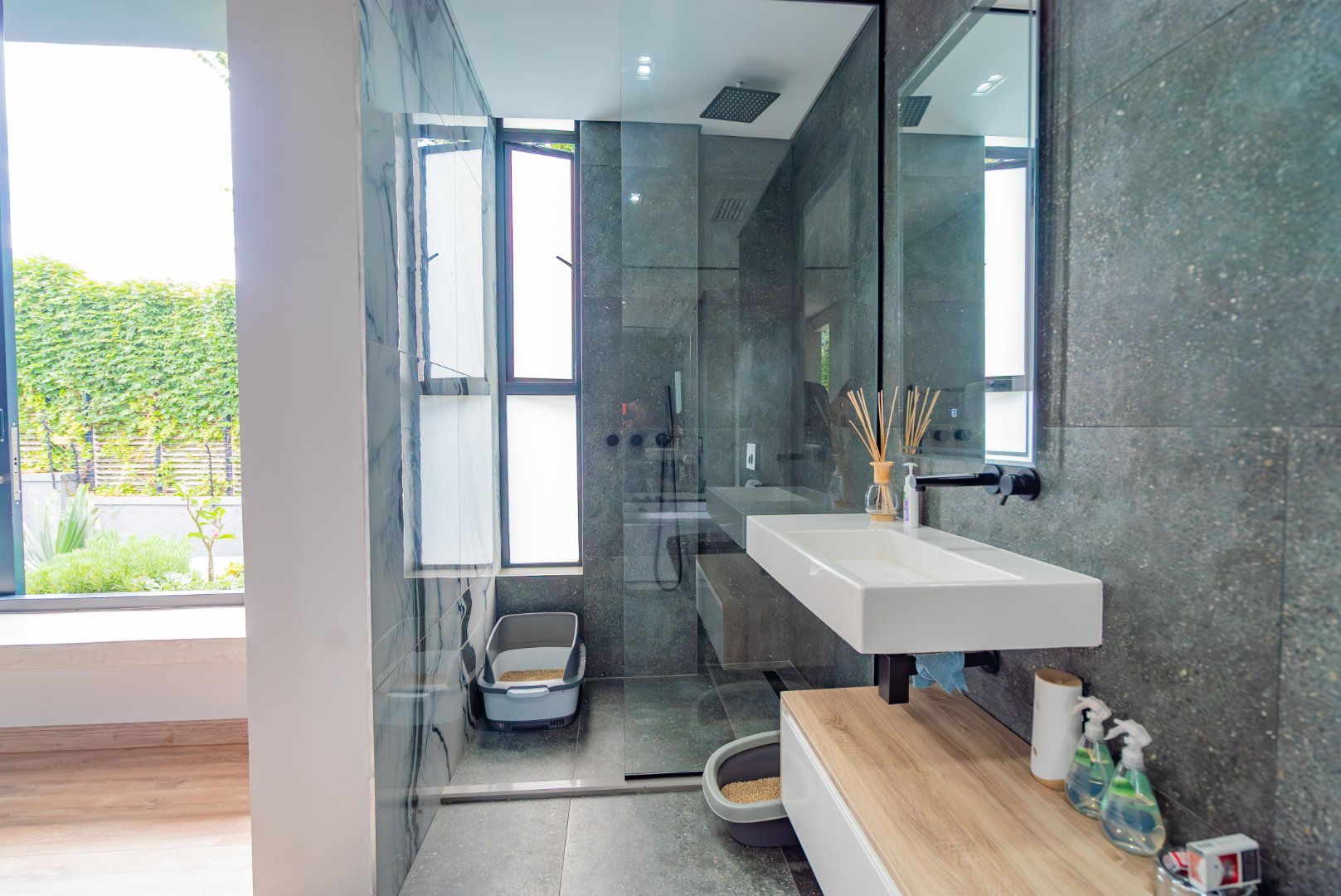 Luxury Cluster Living in an Elite Boomed Enclosure