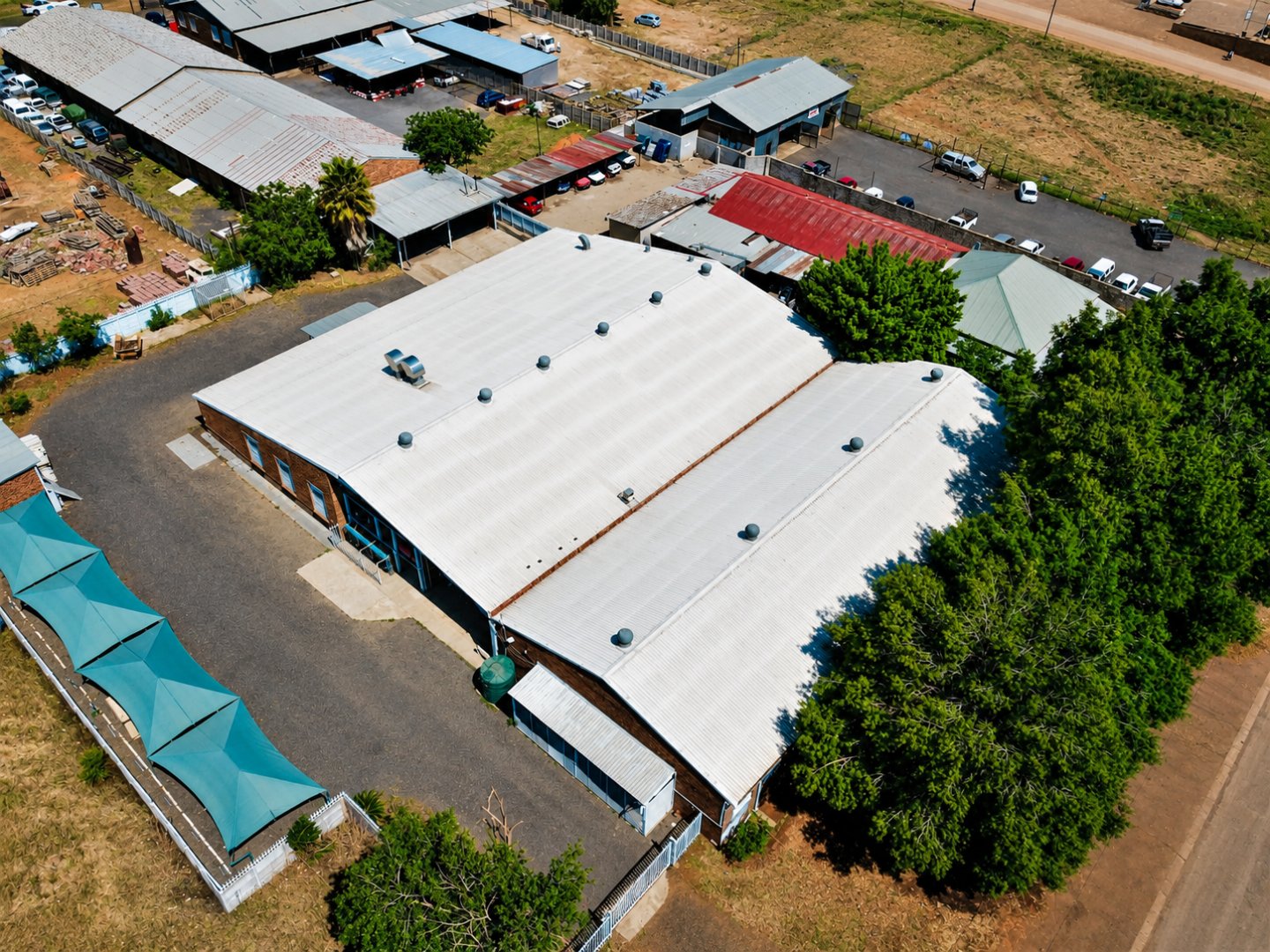 1,610 m² Standalone Industrial Property To Let  | 36 Breytenbach Street, Lydenburg