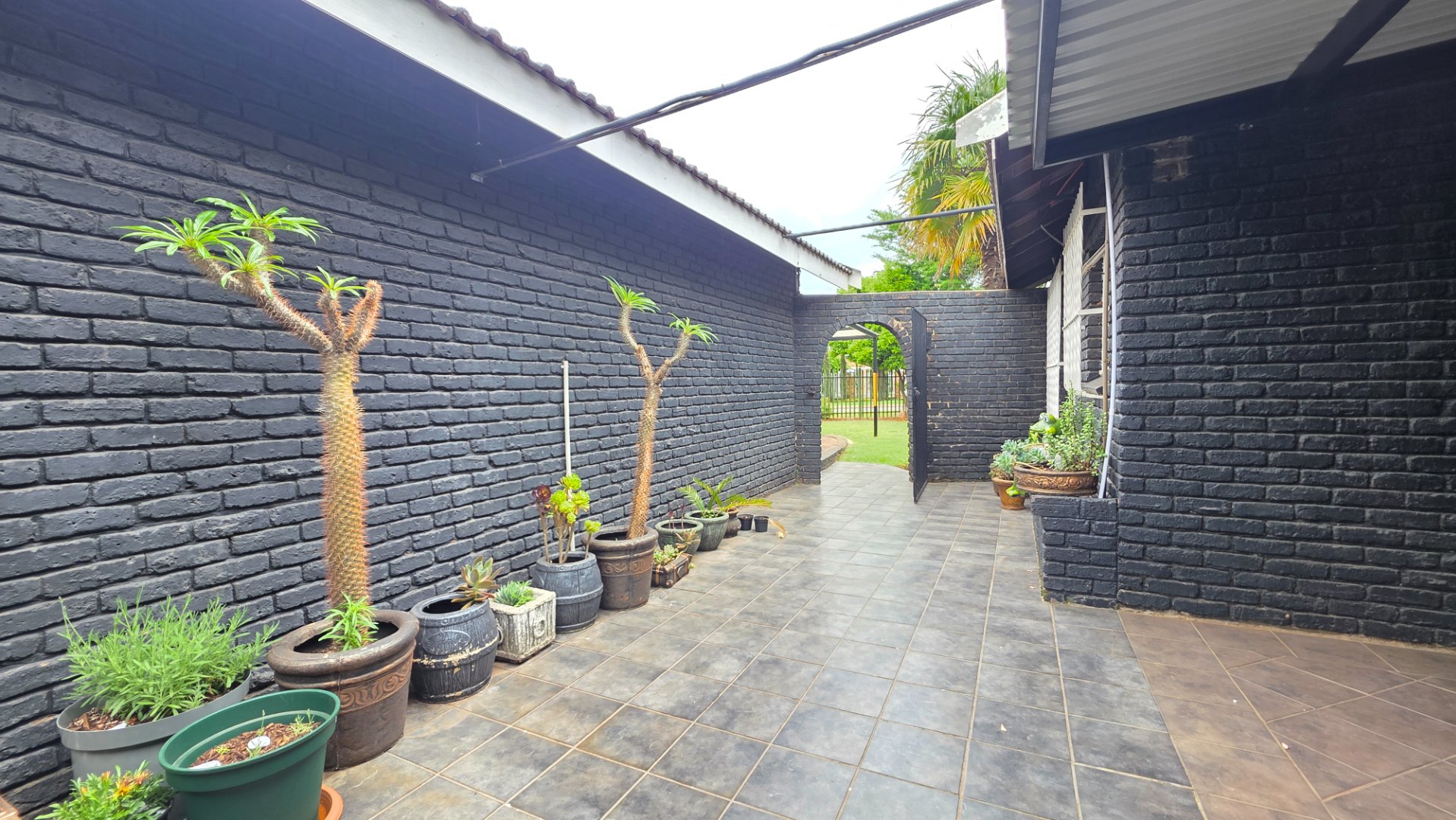 ENCLOSED VERANDA