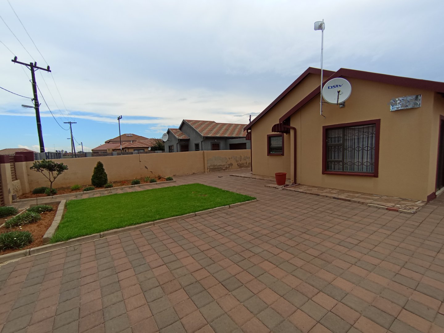 3 Bedroom House For Sale Pinehaven 