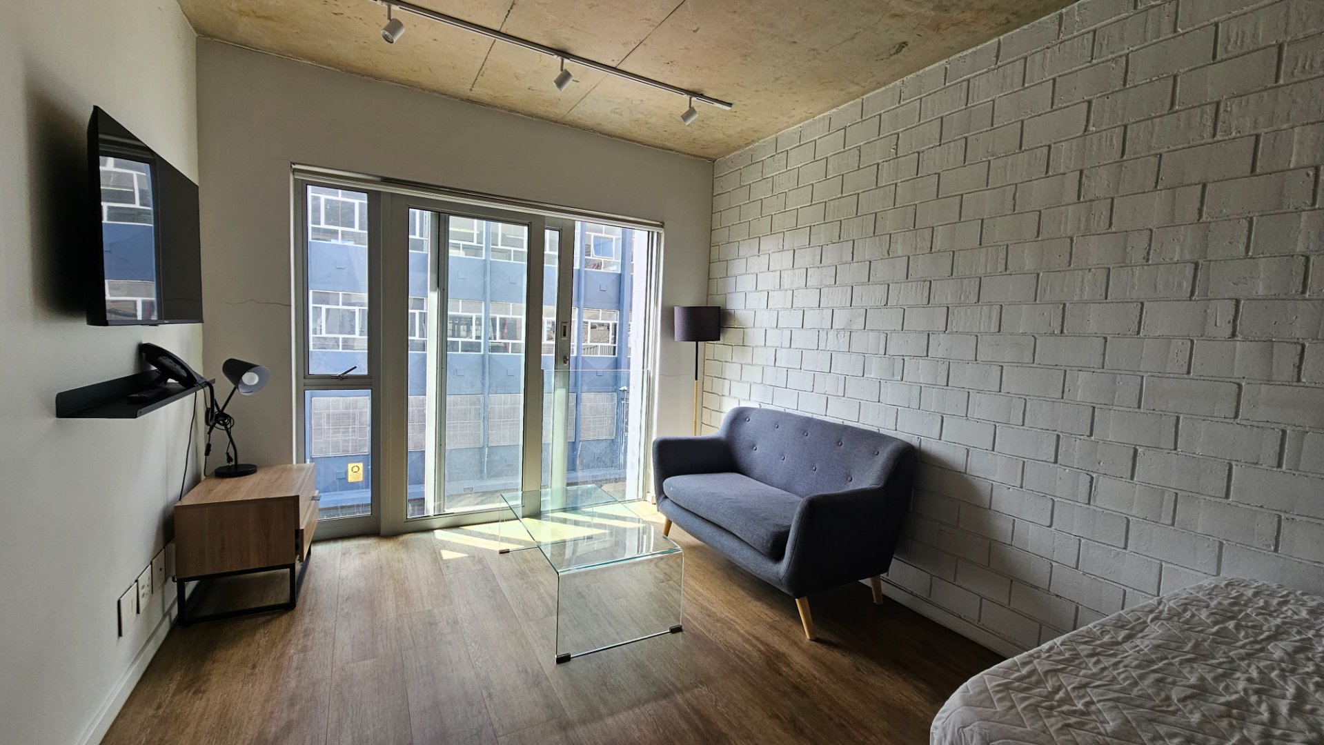 Modern Furnished Studio