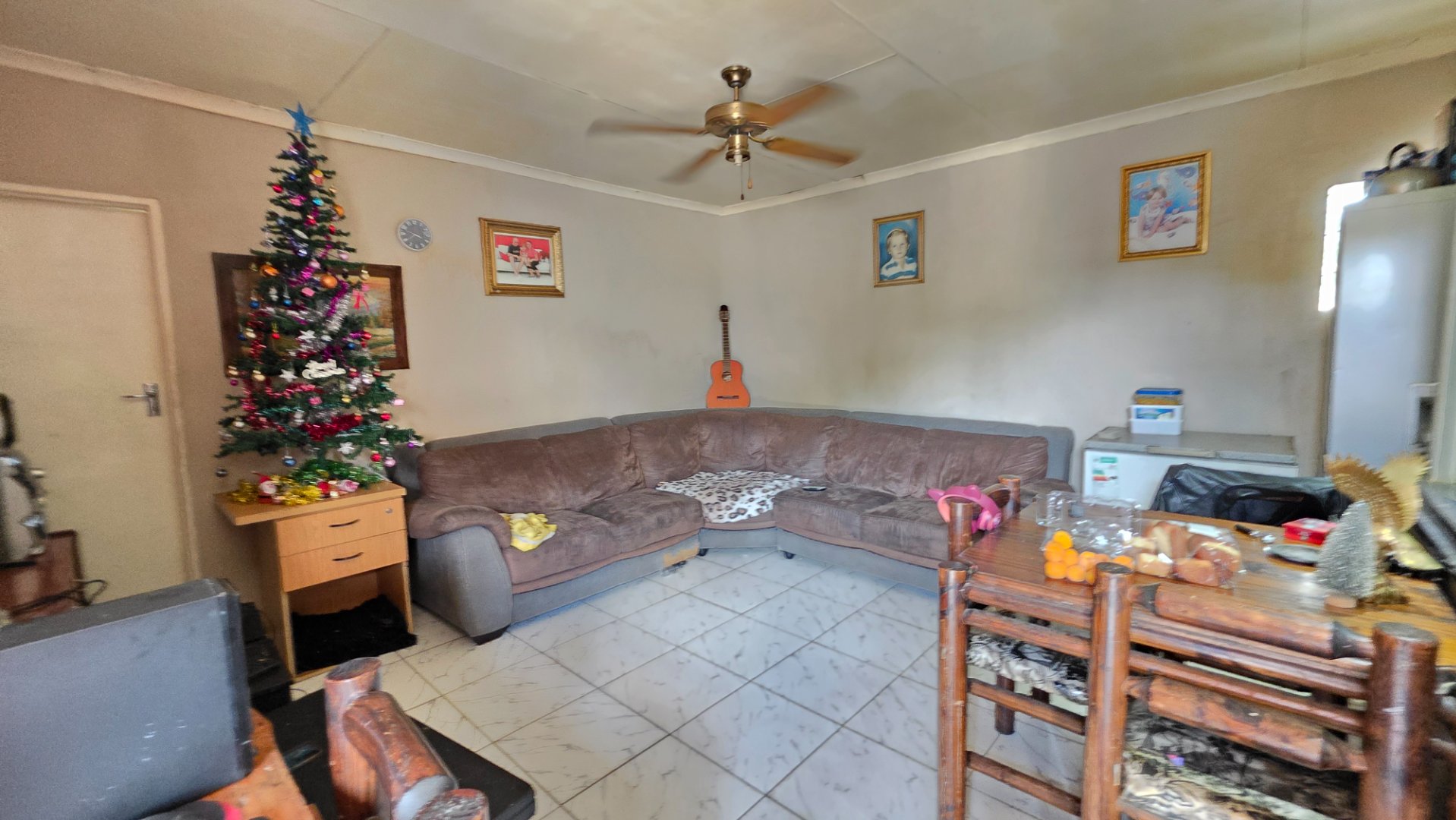 LOUNGE FLAT 1