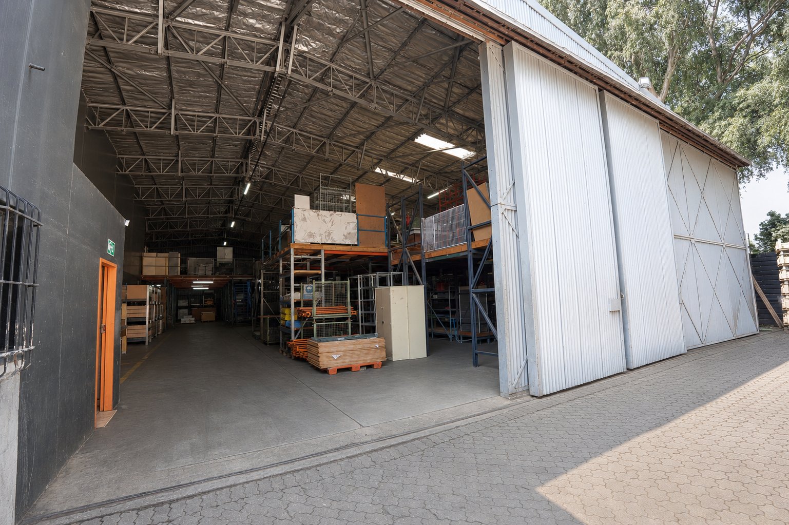 1 386 m² Secure Industrial Warehouse to Let at 20 John Street, Selby photo 9