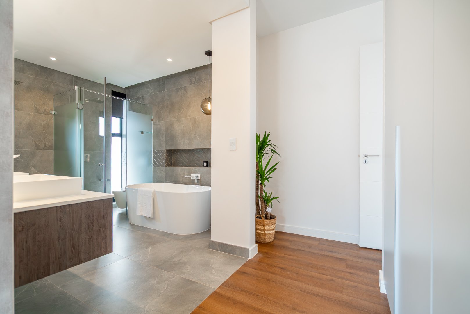 Off-Plan Freehold Luxury in a 24-Hour Boomed Atholl Enclave: Four Final Stands, 12-Month Build