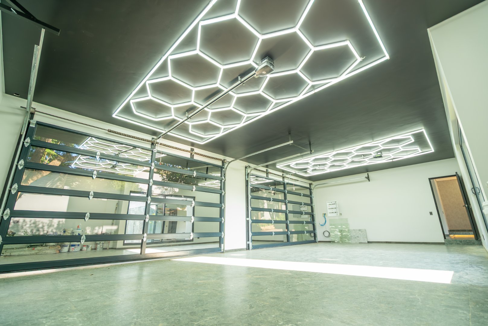 Ultra Exclusive Hyde Park Cluster Living Move In Ready Luxury Residence