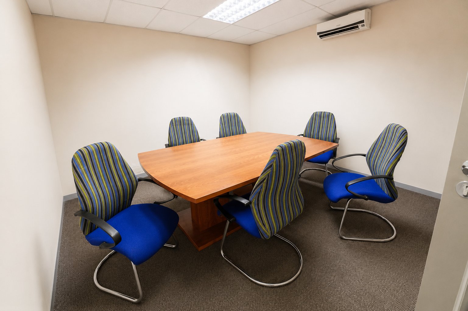686 m² Ground Floor Office To Let at 26 Wellington Road | Parktown | Prestigious, Accessible Business Address photo 23