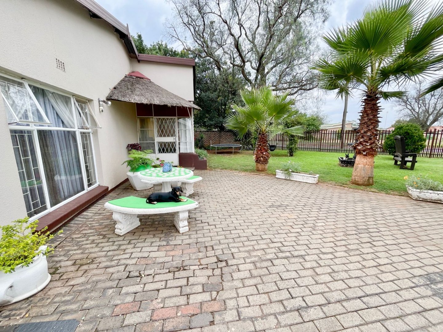 Charming 3 Bed Home in Rothdene with Pets Welcome