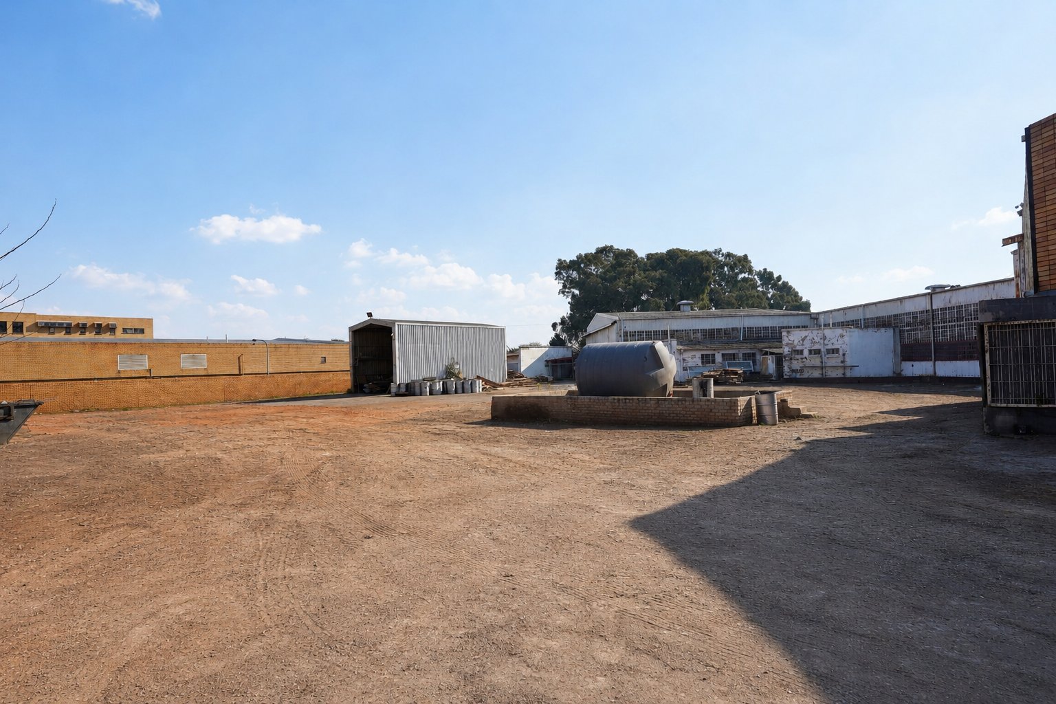 1,036 m² Secure Industrial Warehouse to Let in Selby, Johannesburg photo 16