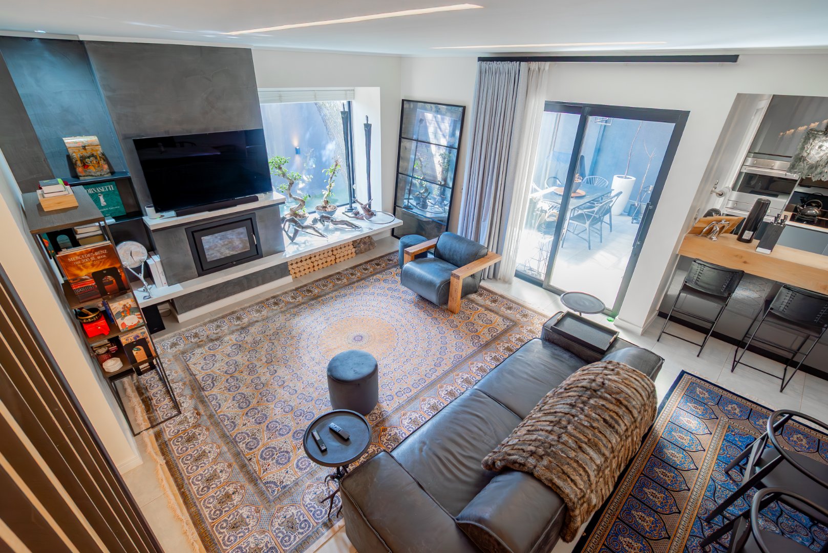 Ultra-Luxury 3 Bed Duplex Villa in Hyde Park | Pool, Staff Suite & Backup Power