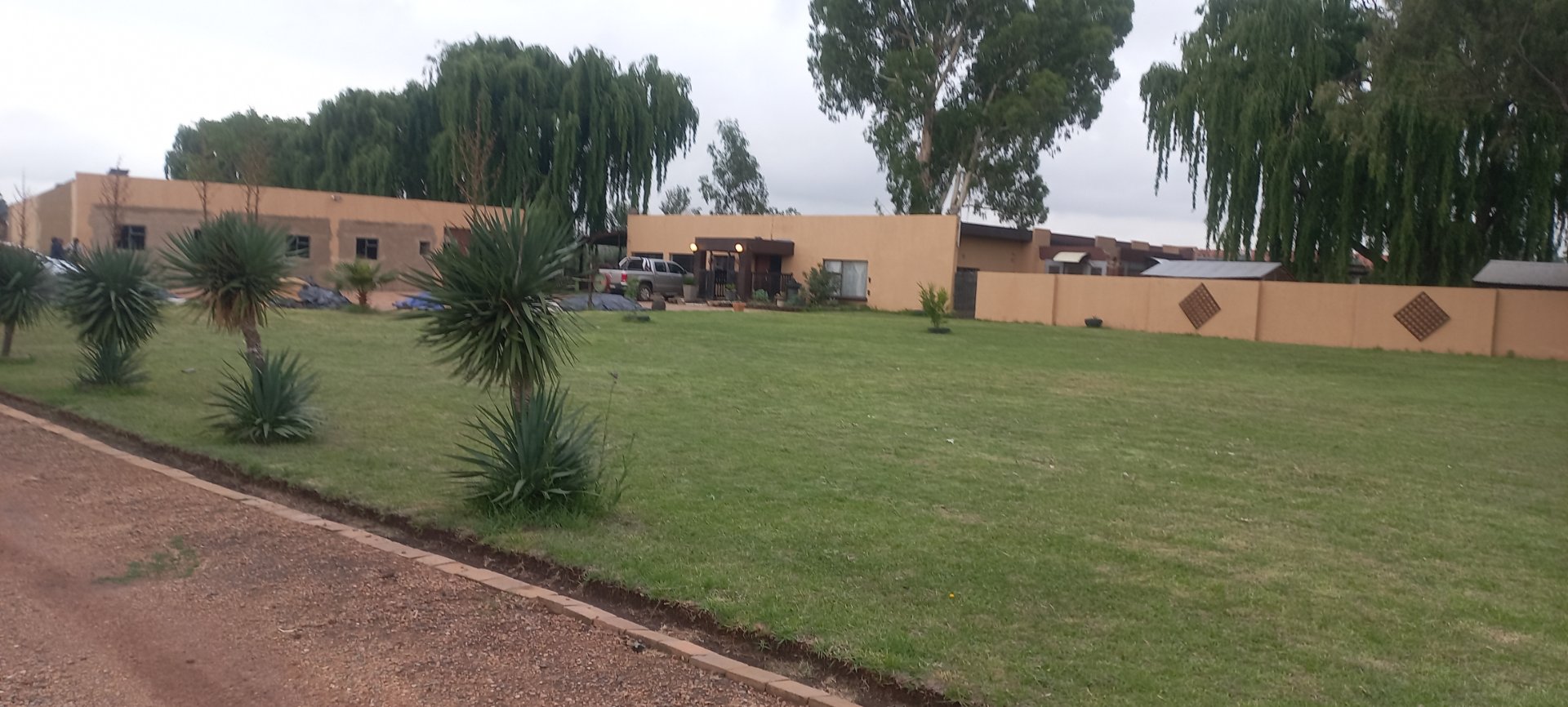 Spacious Plot in Spaarwater with Multiple Dwellings and Strong Water Supply