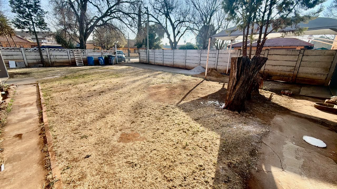 3 Bedroom House in Stilfontein - Photo 5