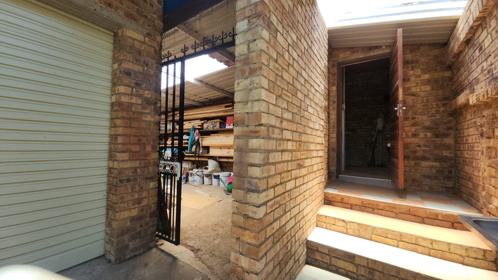 OUTSIDE ROOM /WORKSHOP