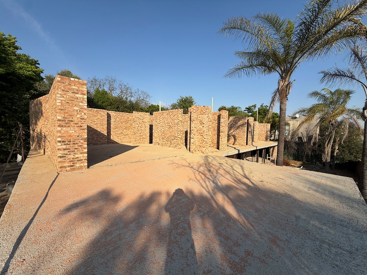 Choose Your Finishes: 670 m² Villa Behind a Double Boom in Sandhurst