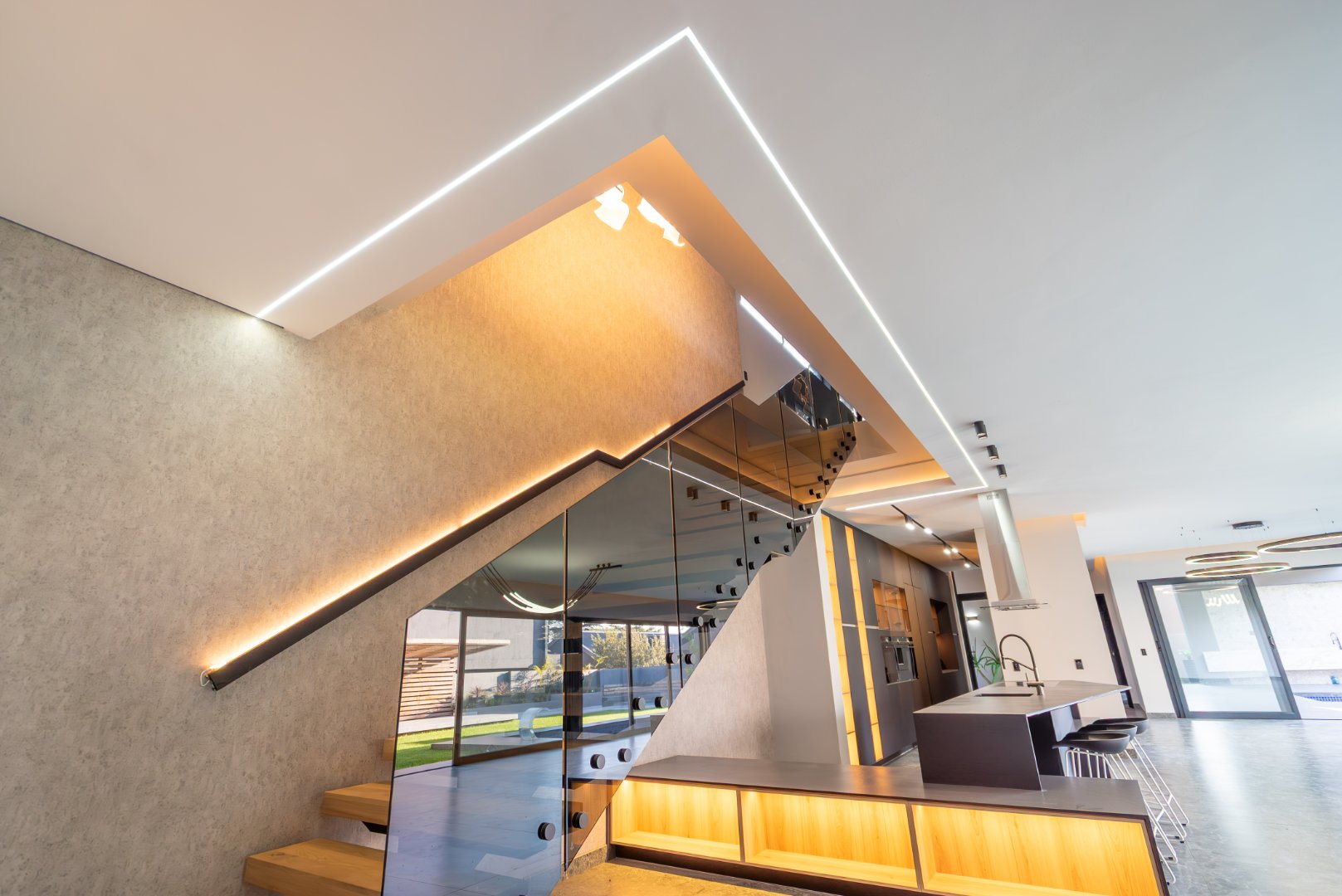 Ultra Exclusive Hyde Park Cluster Living Move In Ready Luxury Residence